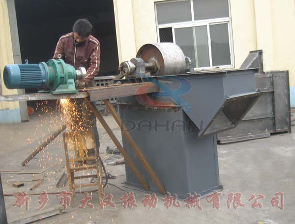 斗式提升機生產(chǎn)現(xiàn)場